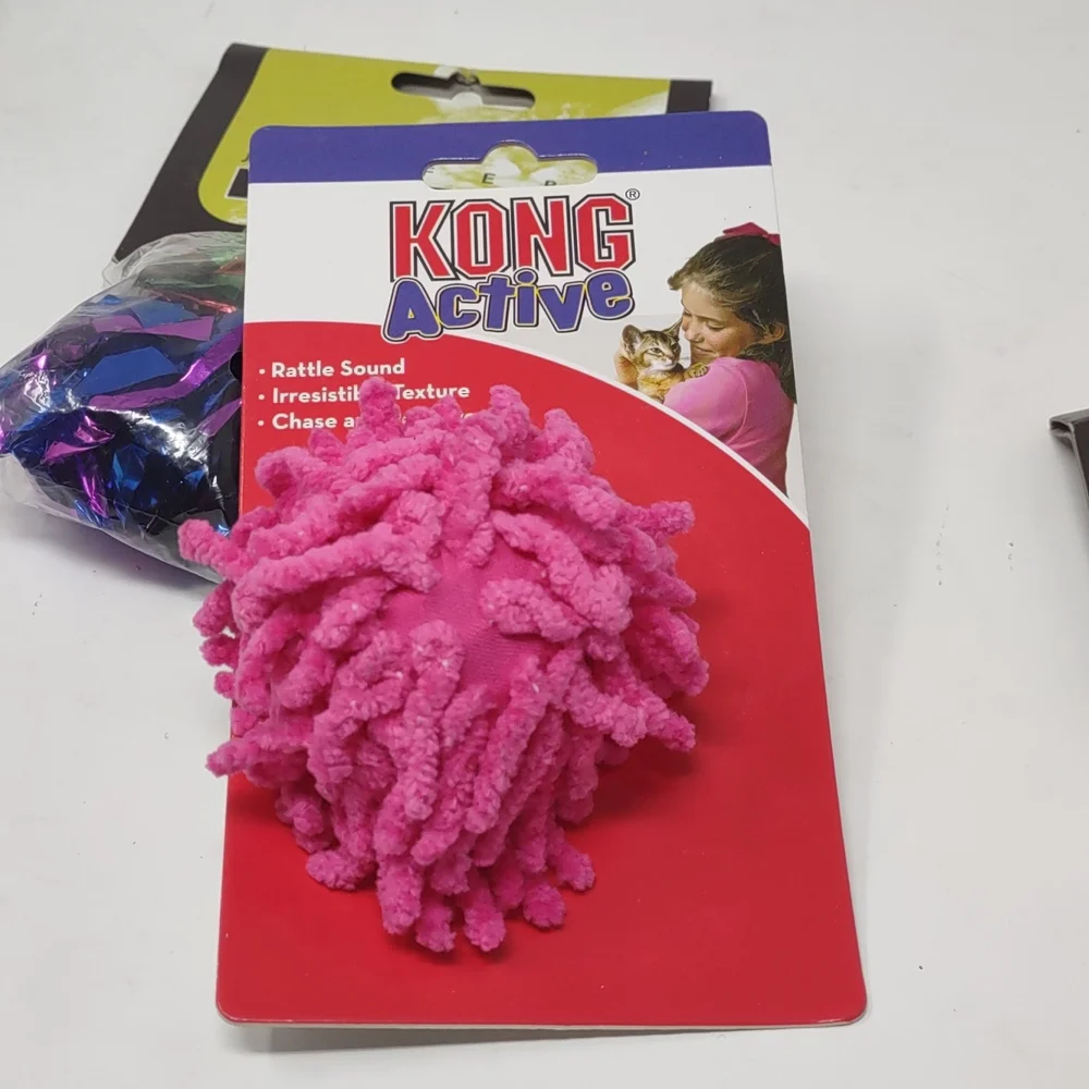 New Cat Toys Jeffers Mylar Crackle Balls & Kong Active Ball